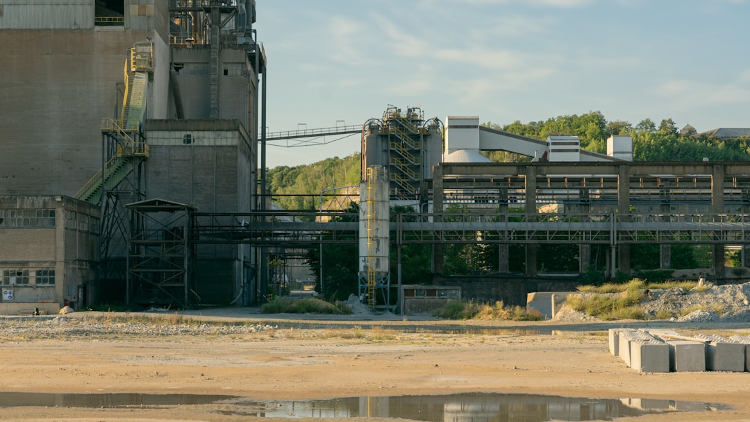 Visualisation data analytics sur écran de contrôle usine Industrie 4.0