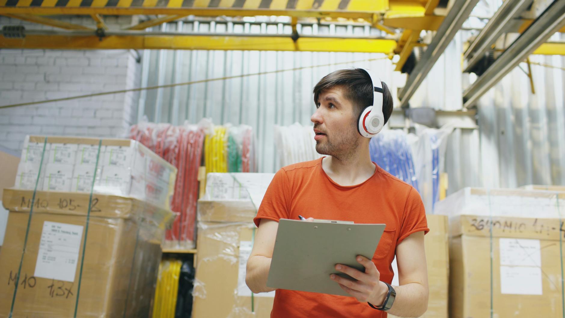 Interface ERP connectée à la supply chain et aux RH