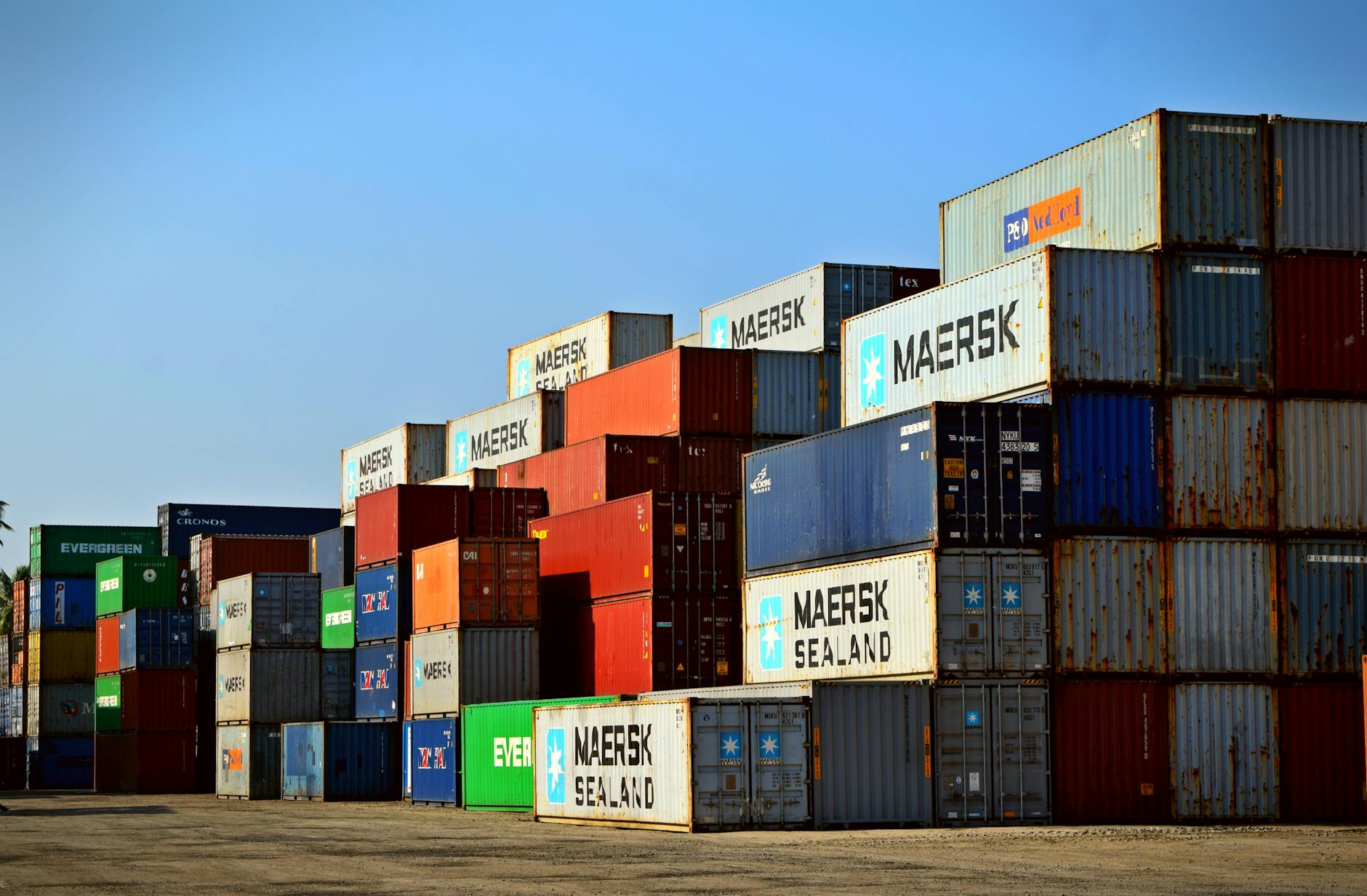 Illustration cybersécurité supply chain et ERP interconnectés