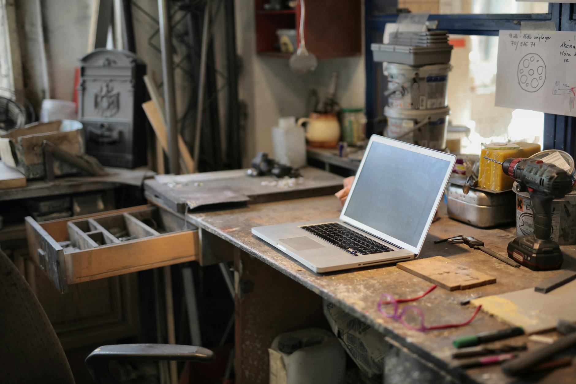 Comparatif de solutions de gestion documentaire pour maintenance industrielle