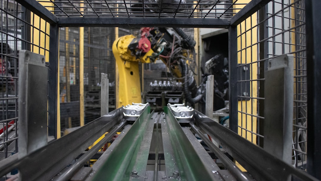 Automatisation financière industrielle avec dashboard digital et robotique