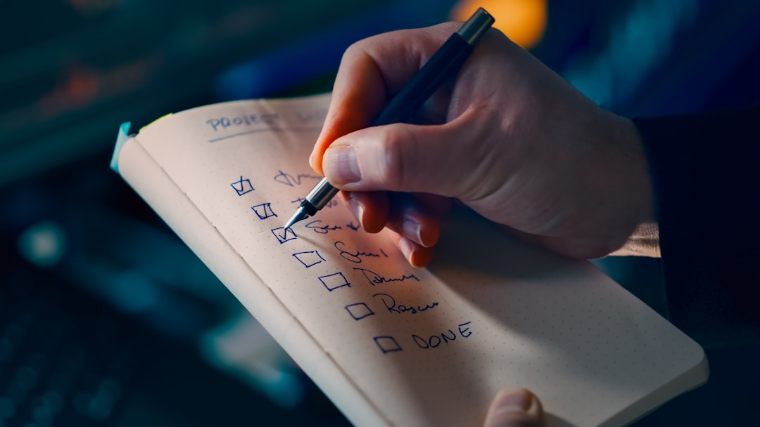 Checklist automatisation étape par étape sur écran digital industriel cloud ERP