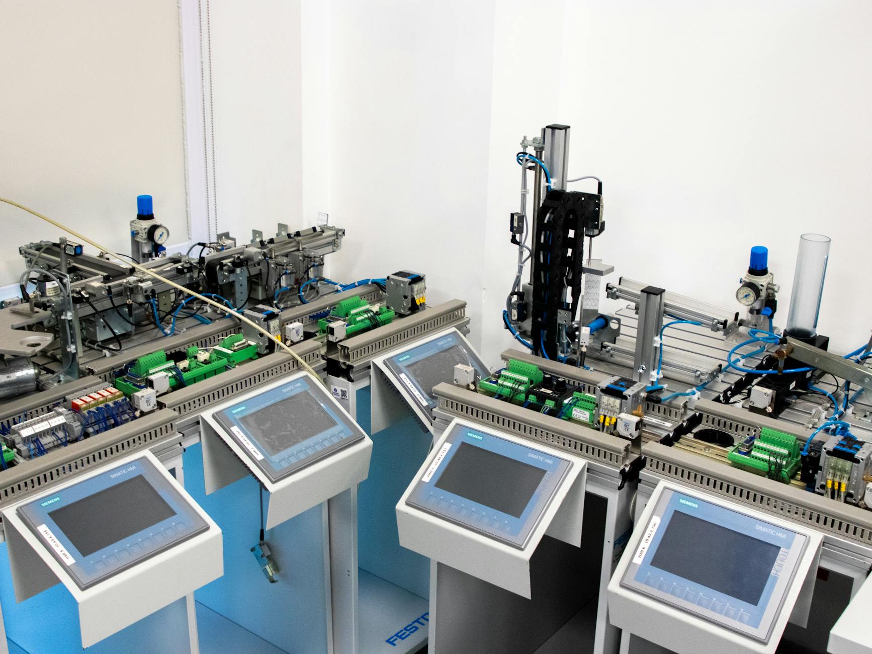 Digital transformation roadmap in manufacturing, with milestones from Industry 4.0 to 5.0