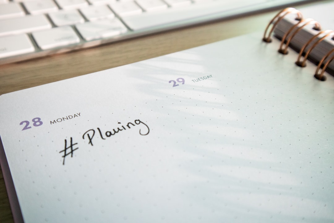 Planning éditorial blog industriel avec calendrier hebdomadaire et statuts de publication