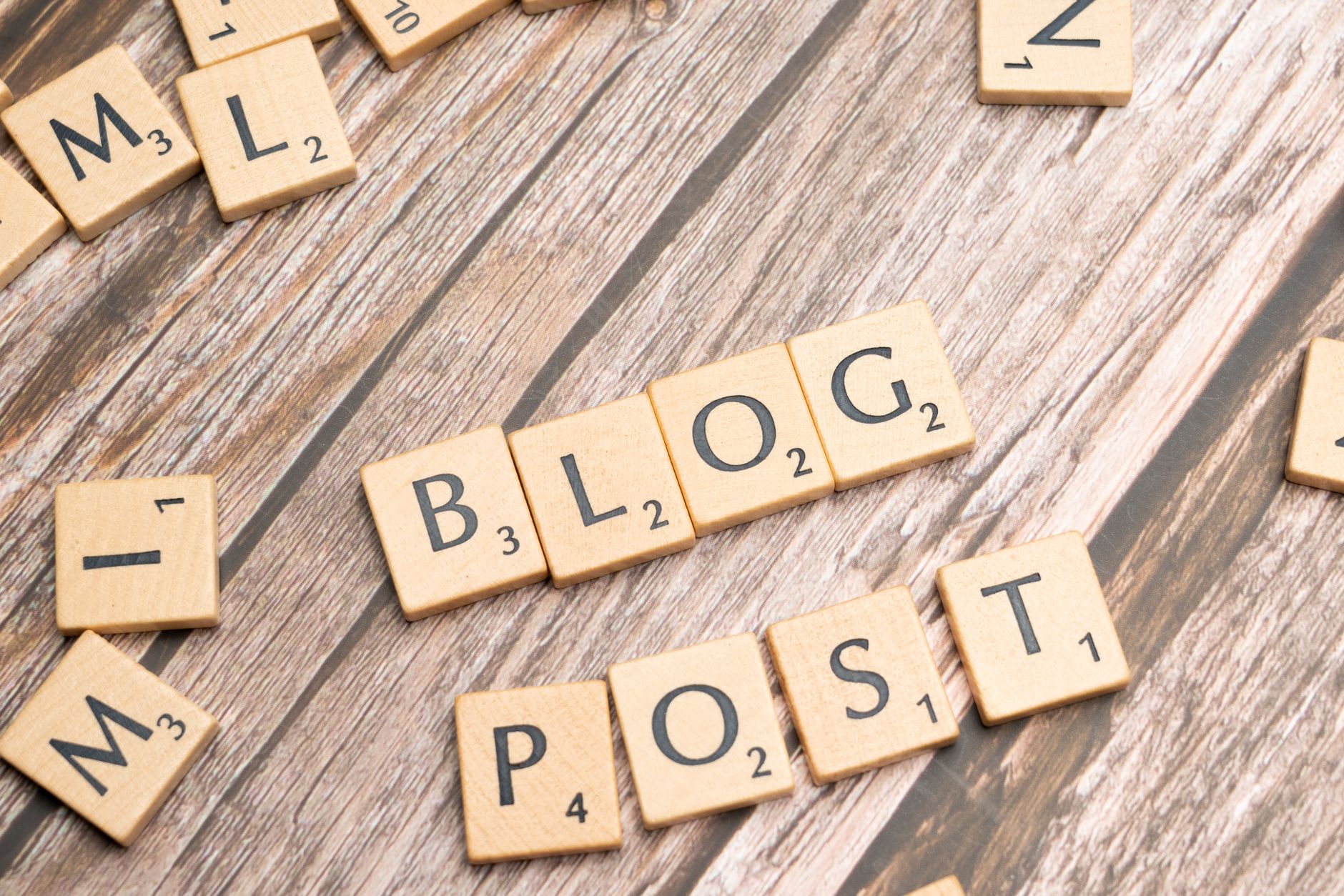 Checklist SEO et AEO pour optimiser un article de blog industriel avant publication