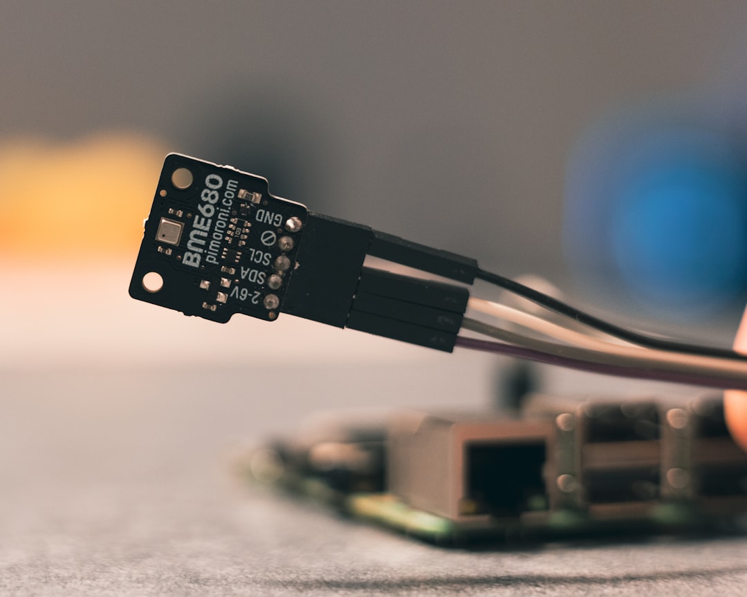 Dashboard de supervision IoT affichant des données de capteurs en temps réel