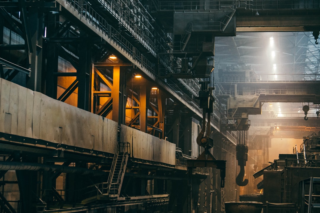 Capteurs IoT industriels connectés collectant des données pour l'analytique prédictive